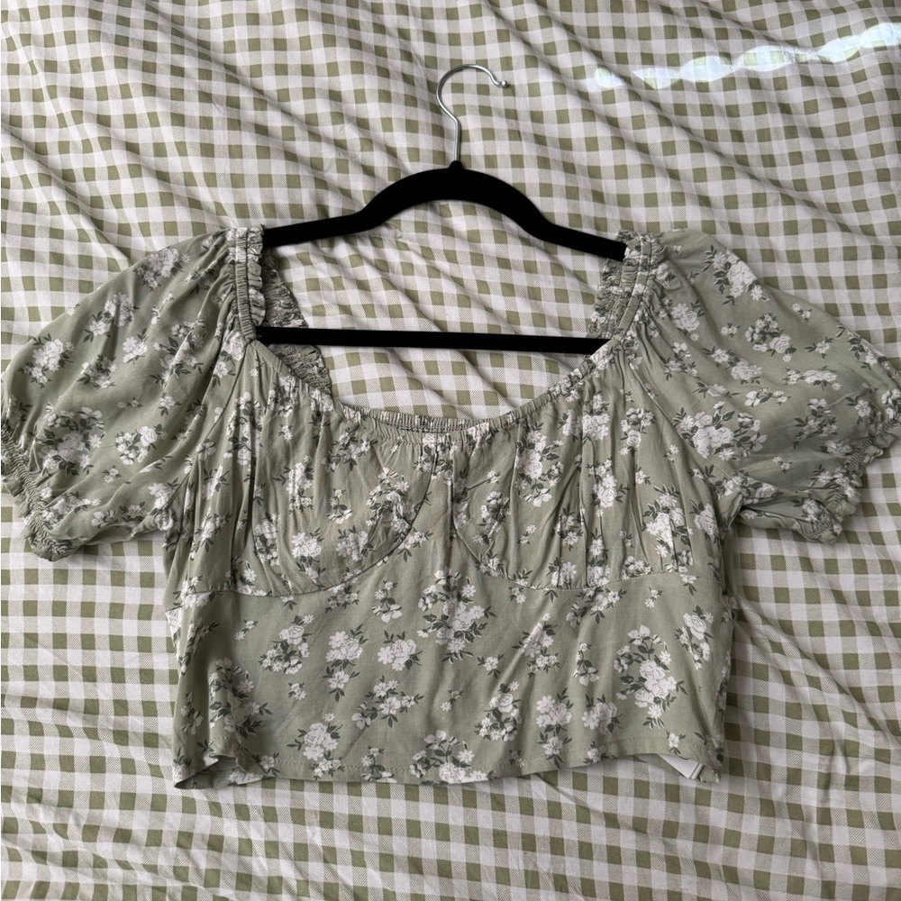 Hollister - Green Floral Crop Top - Medium